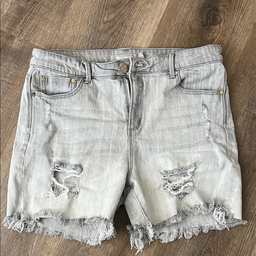 Tractr Gray Jean Shorts Distressed Raw-Edged Hem